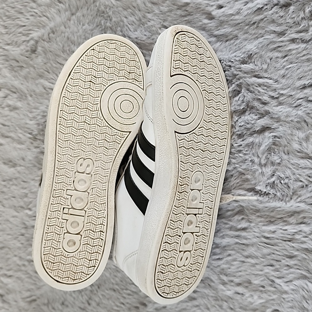 Adidas superstar girls 3.5 Good used condition - Picture 3 of 5